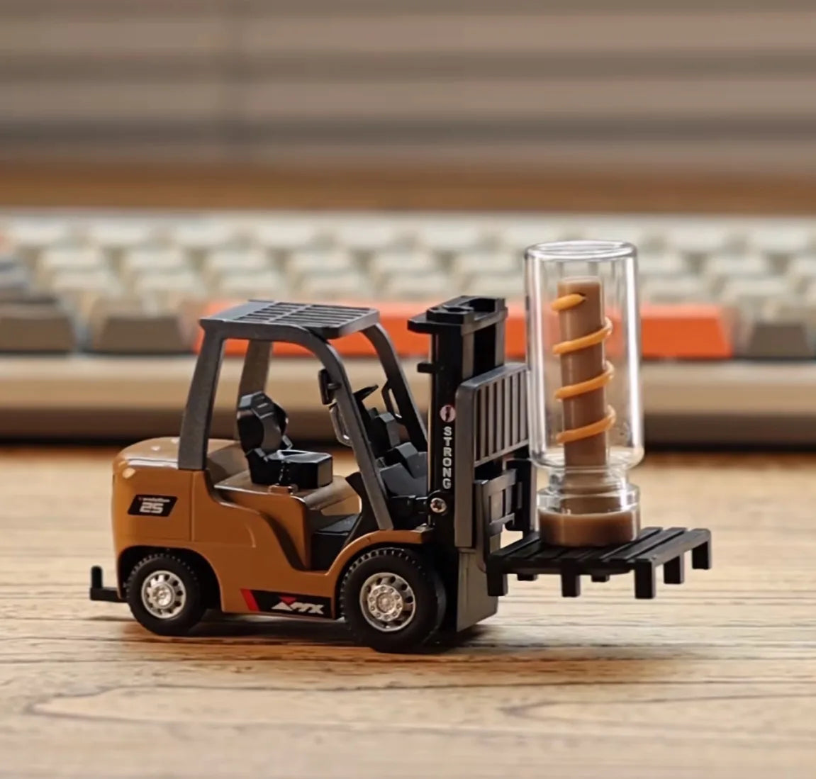 Remote Control Metal Forklift Truck – Ready-to-Drive Fun for Teens