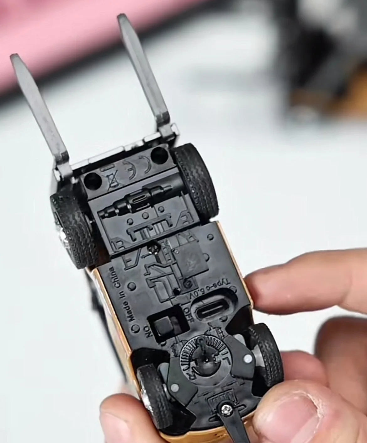 Remote Control Metal Forklift Truck – Ready-to-Drive Fun for Teens